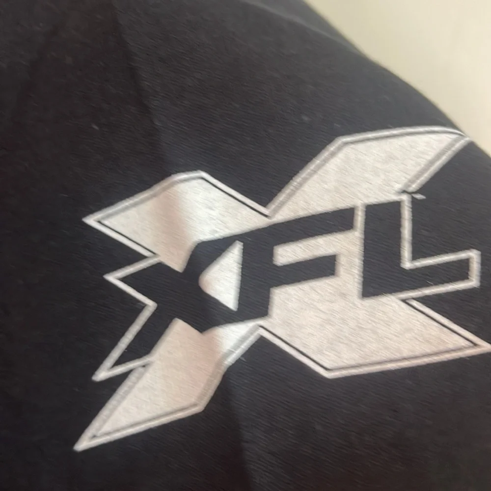 New XFL DC Defenders youth large, short sleeve tee unisex.